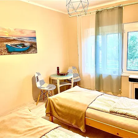 Apartman Lelle-kert 02 *